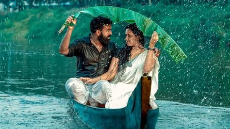 In kerala, wedding is a grand affair and photography is an integral part of it. Kerala couple falls into river from boat on pre-wedding photoshoot. Viral video - Trending News News