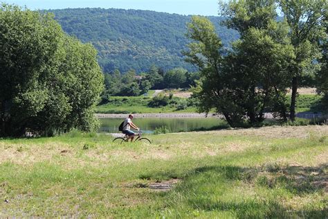 Direkt am wunderschönen elberadweg wartet mitten in dresden ein fleckchen ostsee. Campingplatz Wostra | Landeshauptstadt Dresden