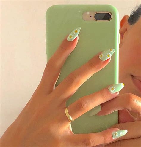 We did not find results for: green almond shape nails with daisies in 2020 | Dream ...