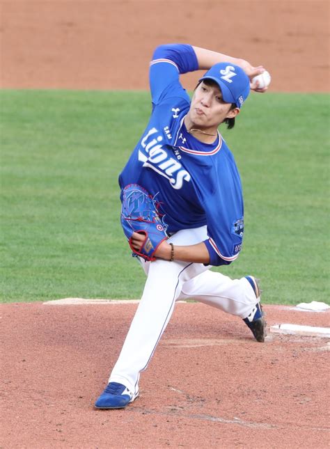 이번 올림픽을 통해 성인 대표팀에 처음으로 이름을 올리게된 투수는 최원준(두), 고영표(kt), 박세웅(롯), 이의리(k), 원태인(삼), 김민우(한) 등 6명으로 이 중 이의리는 전 포지션을 통틀어 신인으로서는 유일하게 대표팀에 승선했다. 원태인 글러브 : ê³¨ë"œë³¼íŒŒí ¬ ì⃜¬ì‹œì¦Œ ì‚¼ì ...