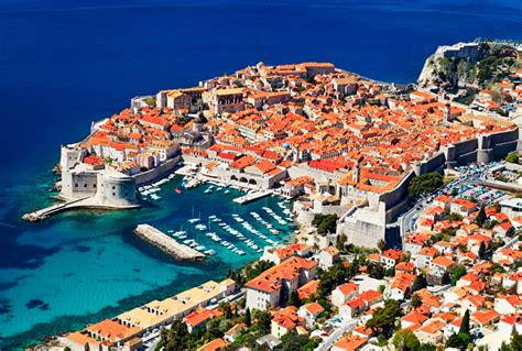 På turen vår til kroatia dro vi innom historiske dubrovnik, den vakre øya brac, vodice og familiefavoritten makarska. Reiseboom til Kroatia - Reisetips