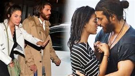 Can yaman ve demet özdemir'in bir eğlence anında samimi davranışları ve can'ın demet'ten yanak alması dün gündeme gelmişti. Can Yaman'ın menajerinden Demet Özdemir açıklaması!