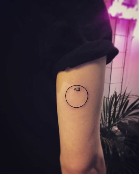 Illustrator / tattooist based in brighton. A little circle and some numerals by Kirk Budden - Tattoogrid.net