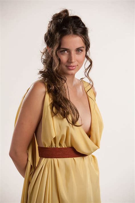 Ana de armas had a major role in the movie, war dogs and she had played the wife of miles teller's character. Ana de Armas - Woensdag se warm bokkie | Watkykjy