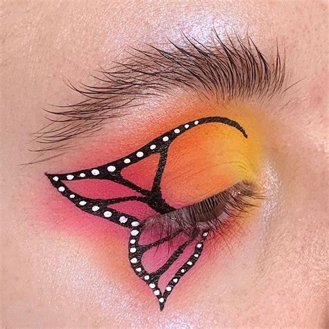 Butterfly makeup butterfly eyes butterflies butterfly costume butterfly kisses makeup art check out some amazing eye makeup pictures. MAGNETIC FACE POWDER HIGHLIGHT | MOONSHINE in 2020 ...