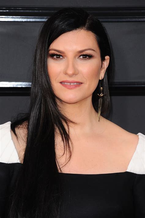 Grammy award winner from italy 🇮🇹. Laura Pausini - GRAMMY Awards in Los Angeles 2/12/ 2017