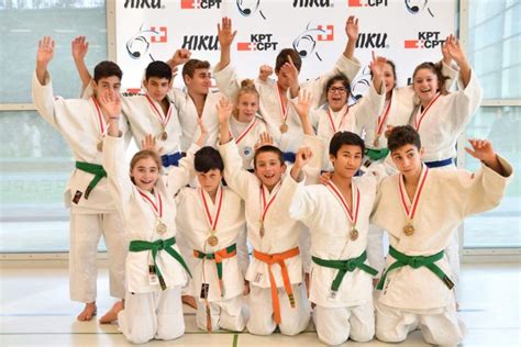 It involves grappling, throwing and submissions. Championnat suisse par équipe - Judo / Arts Martiaux Grand ...