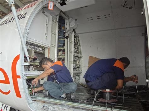 Sepang aircraft engineering warmly welcomes jetstar asia back to its facility at kl international airport, malaysia for its regular scheduled base maintenance check. 1st ATR72 Check | Sepang Aircraft Engineering