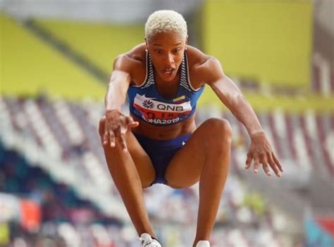 La venezolana yulimar rojas, doble campeona mundial de triple salto, se ha clasificado para la final del domingo con una marca de 14,77 metros realizada rojas, líder mundial del año con 15,43, fue subcampeona olímpica en río 2016, por detrás de la colombiana caterine ibargüen (que hoy compite. Yulimar Rojas regresa en mayo a las pistas y rumbo a Tokio ...