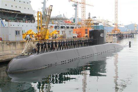 Australia has offered to help in the search. Indonesian Navy Submarine KRI Nagapasa 403 | Military ...