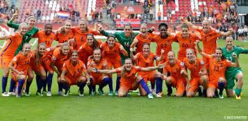 De oranjeleeuwinnen kunnen ondanks de zware nederlaag tegen noorwegen nog hoop koesteren, al. PSV.nl - PSV Vrouwen zien Oranje winnen op EK