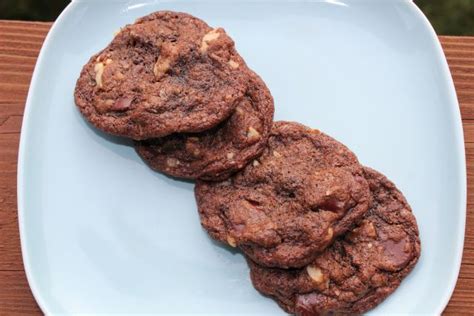 It's a festive cookie—boasting spices like cinnamon and cloves—tender and crumbly, and moist from its final swim in a spiced honey syrup. Mocha Walnut Christmas Cookies - Recipe #2628 - Foodgeeks