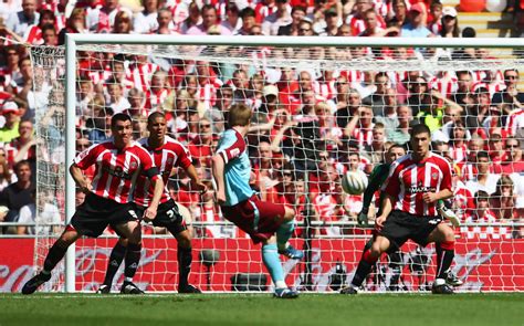 Previous articlefulham vs newcastle united highlights 23 may 2021. Wade Elliott - Wade Elliott Photos - Sheffield United v ...