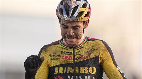 Wout van aert heeft voor drie jaar bijgetekend! Wout van Aert: Belgian signs new contract with Team Jumbo-Visma, extending for a further three ...