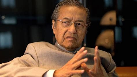 Sebaliknya, kata mohamad, malaysia, pada tahun 2020, menyaksikan pelbagai drama politik yang terus menyuramkan lagi iklim. TERKINI Mahathir Mohamad Mengundurkan Diri Bikin Gempar ...