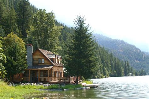 Chelan rentals cabin resort offers quiet, affordable cabins nestled among the pine trees in echo valley, only 7 miles from lake chelan. Lake Chelan Cabin in Stehekin | A very similar photo as ...