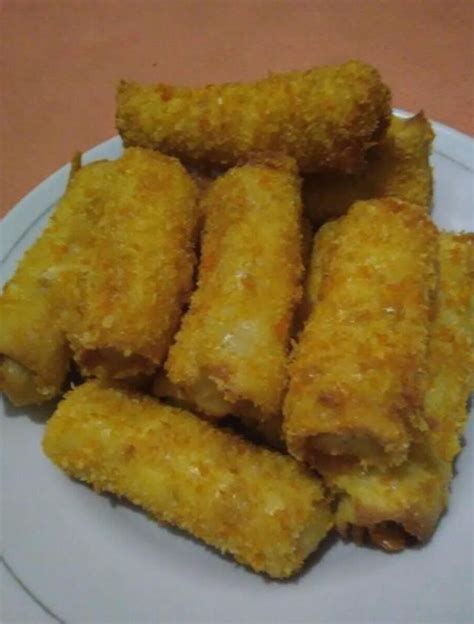 Isian cilok (keju, kornet atau apapun sesuai selera). Resep Cara Membuat Risoles Sosis Keju Dibalut Tepung Panir ...