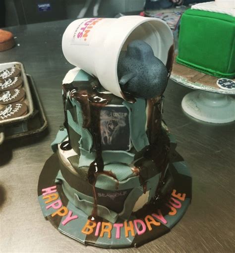 Dunkin' donuts is a coffehouse chain specializing in doughnuts. Pin on adult birthday cakes