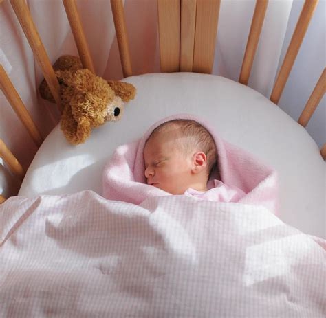 Legen sie den teppich ins wohnzimmer vor die couch? 29 Best Pictures Wann Kinder Ins Bett / Hilfe Mein Kind ...