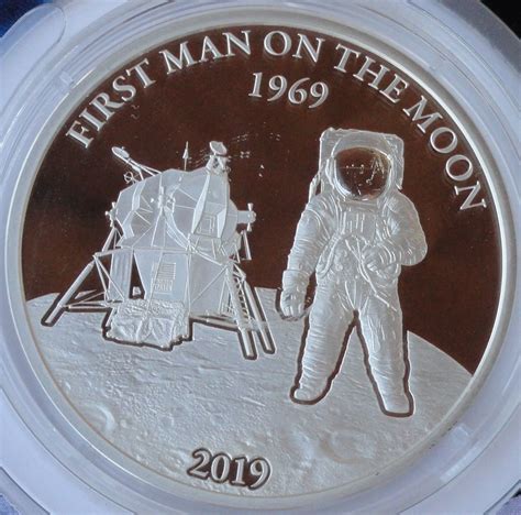 The first men to walk on the moon are neil armstrong and edwin 'buzz' aldrin in 1969. 1 Oz Silber Mondladung Barbados First Man on the Moon 2019 ...