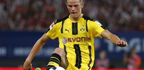 See sven bender's bio, transfer history and stats here. Mercato Leverkusen: Sven Bender rejoint son frère