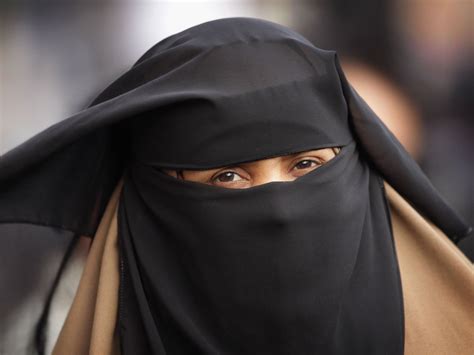 Burca niqab grandes felinos olhos obra de arte. Denmark passes law banning burqa and niqab - Metro Lush blog