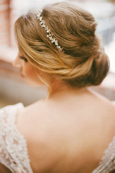 Elegant hairstyle with a headband for short black hair. 20 Elegant Wedding Hairstyles with Exquisite Headpieces ...