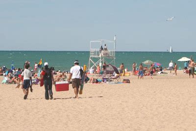 Maybe you would like to learn more about one of these? 15 Best Beaches in Michigan to Cool off - Flavorverse
