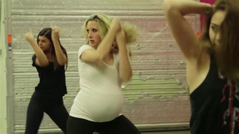 Sind sie dazu noch müde und leiden auf ab wann schwangerschaftstest? Hochschwanger Hip-Hop tanzen: Christina Litle ist im 7. Monat