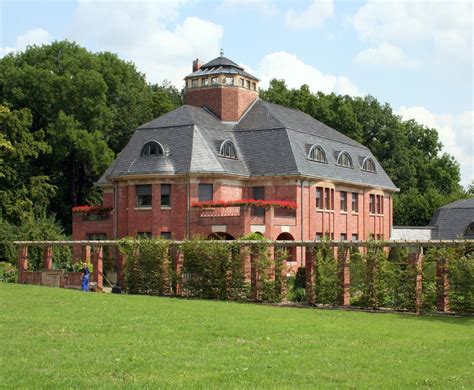 Haus schulenburg by henry van de velde van de velde designed the villa in 1913/15 as a house for the family of the gera textile manufacturer paul schulenburg. Haus Schulenburg | Burg, Gera, Haus