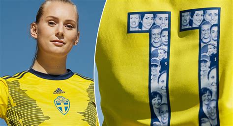 Inga kommentarer till zlatan ibrahimovics matchtröja i svenska landslaget och tröja i manchester united. Landslaget lanserade VM-tröja trots att den inte får ...