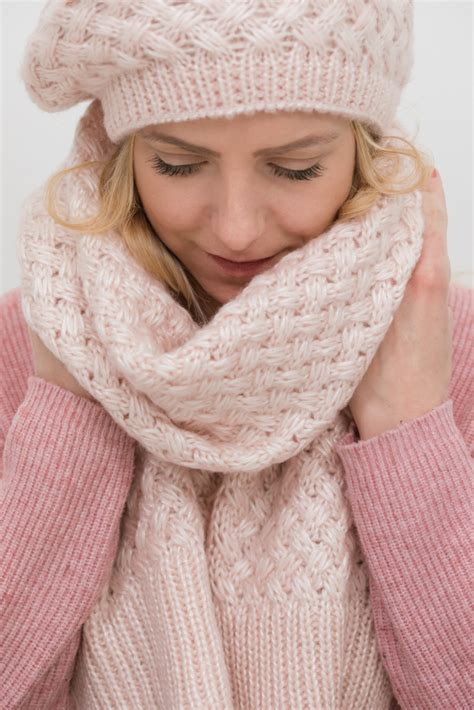 C'est l'occasion d'obtenir un look soigné et d'ajouter une petite. Ensemble bonnet écharpe femme - Les trésors de Dalia