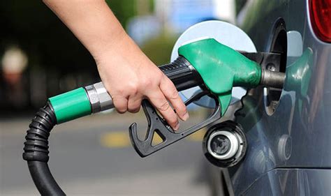 Program subsidi petrol adalah inisiatif kerajaan untuk meringankan beban isirumah berpendapatan rendah melalui pengagihan semula subsidi petrol. Kerajaan Nak Bagi Subsidi Bersasar Guna Kad Khas untuk B40