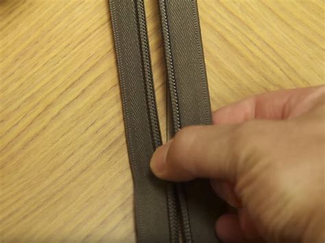 Zipper teeth separate after you zip them up How to fix zippers Solutions when "Zippers have come off ...