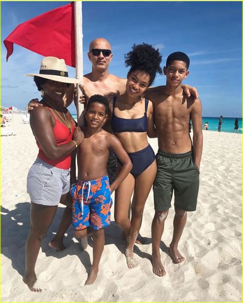 See more of map cancún on facebook. Yara Shahidi Vacations With Family In Cancun For Christmas ...