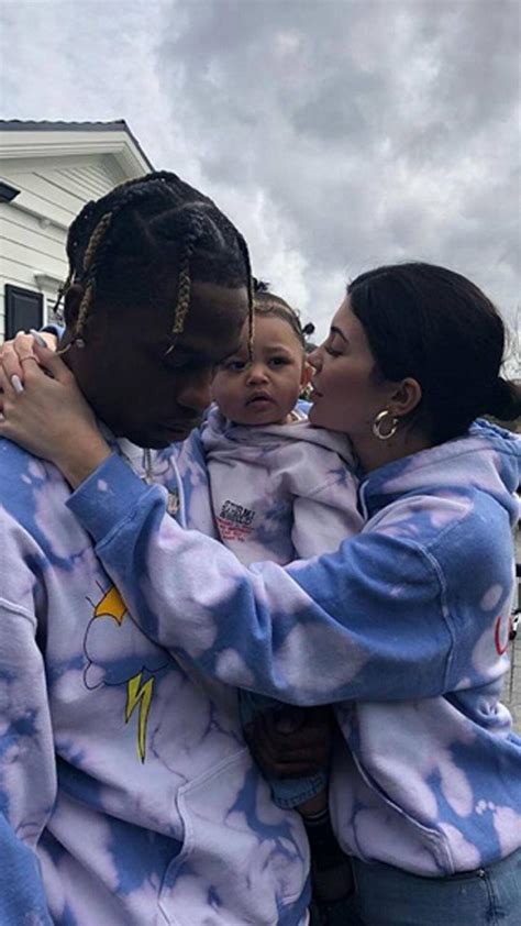 Follow for daily updates of stormi webster! Kylie Jenner y Travis Scott tomaron medidas para criar a ...