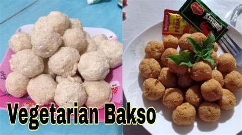 Hancurkan tahu dan campur dengan daun semanggi dan bumbu halus. Cara membuat bakso dari tahu untuk vegetarian - YouTube