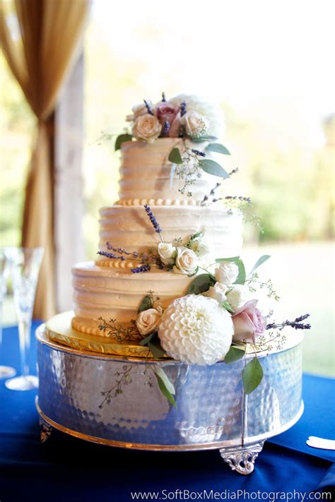 Delicious fillings for cakes are one wedding surprise sure to please everyone! Best Wedding Cake Flavors And Fillings - Wedding Ideas