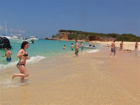 Pinho opened in 1987 as the first sanctioned au naturel beach, and nudists who frequent this area make a point of saying clothing is not an option despite the strand's official description as clothing optional. Pinel Island St.Maarten