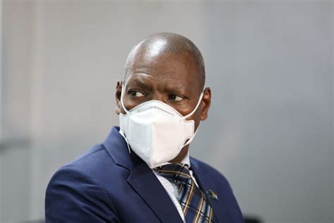 Health minister dr zweli mkhize visits the eastern cape on monday to assess the province's progress in fighting the pandemic. My family did not get any Covid-19 tenders: Zweli Mkhize