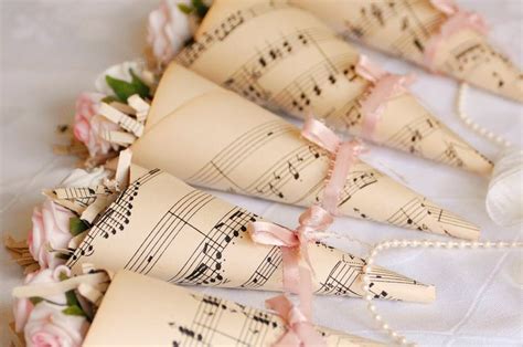 You will run with music, dance with music and hum with music. Ideas for a Gorgeous Music-Themed Wedding - Lots of love ...