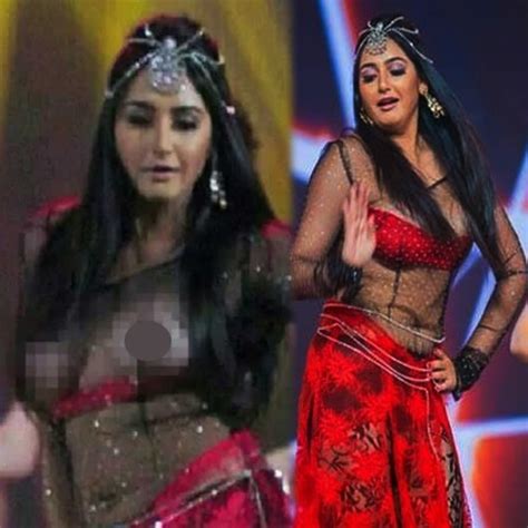 By etonline staff 7:37 am pdt, may 28, 2020. Most shocking Bollywood Wardrobe Malfunctions Ever Seen ...