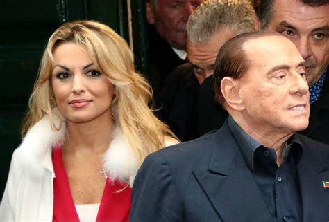 10,779 likes · 71 talking about this. Berlusconi, Francesca Pascale rivela: "Ecco la verità sul ...