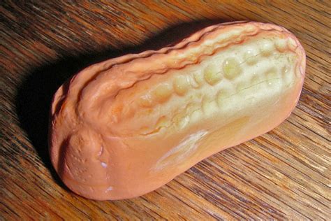 Bananas are amazing and artificial banana flavoring is an abomination against taste buds everywhere. 17-Mar-2014 Daily Curio: From Circus Peanuts to Twinkies ...