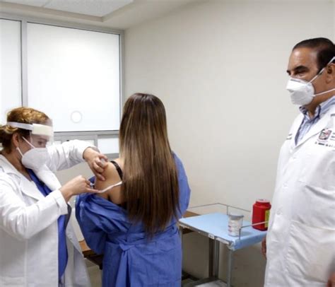 El 24 de diciembre inició la primera fase de vacunación en la ciudad de méxico, estado de méxico y querétaro. Inicia Estado protocolo de vacunación contra COVID-19 ...