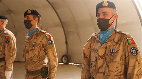 E não foi o único país europeu a terminar a sua missão. Militares portugueses distinguidos com Medalha da NATO no ...