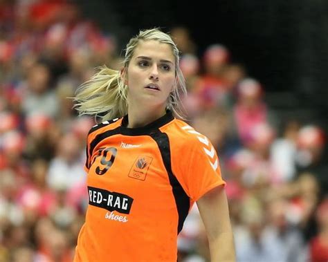 De sporter is anno 2021 bekend van dutch national handball team. Estavana Polman und Rafael van der Vaart sind Eltern geworden