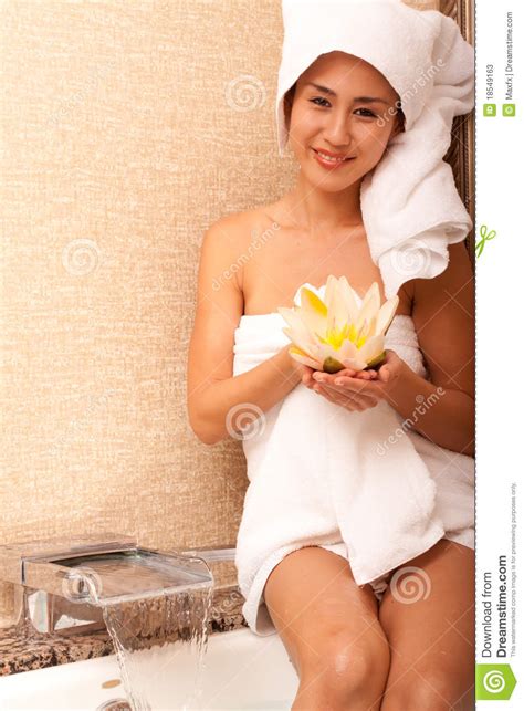 Your skin is so soft! Beautiful Japanese Woman In Bath Stock Photos - Image ...