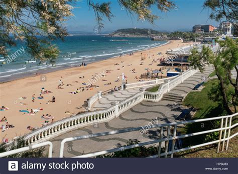 Santander le informa que este sitio utiliza cookies propias y de terceros para mejorar la interacción del para deshabilitar dicha función y conocer el tratamiento que santander hace de su información. Sardinero Strand Cantabria Santander Spanien Stockfoto ...