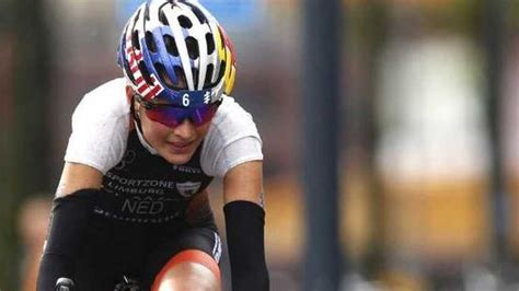 Rachel klamer only entered national and international triathlon championships in 2008, but immediately, as an unknown newcomer, she impressively prevailed against the competition when she. Triatlete Klamer zakt naar derde plaats | Sport | Telegraaf.nl